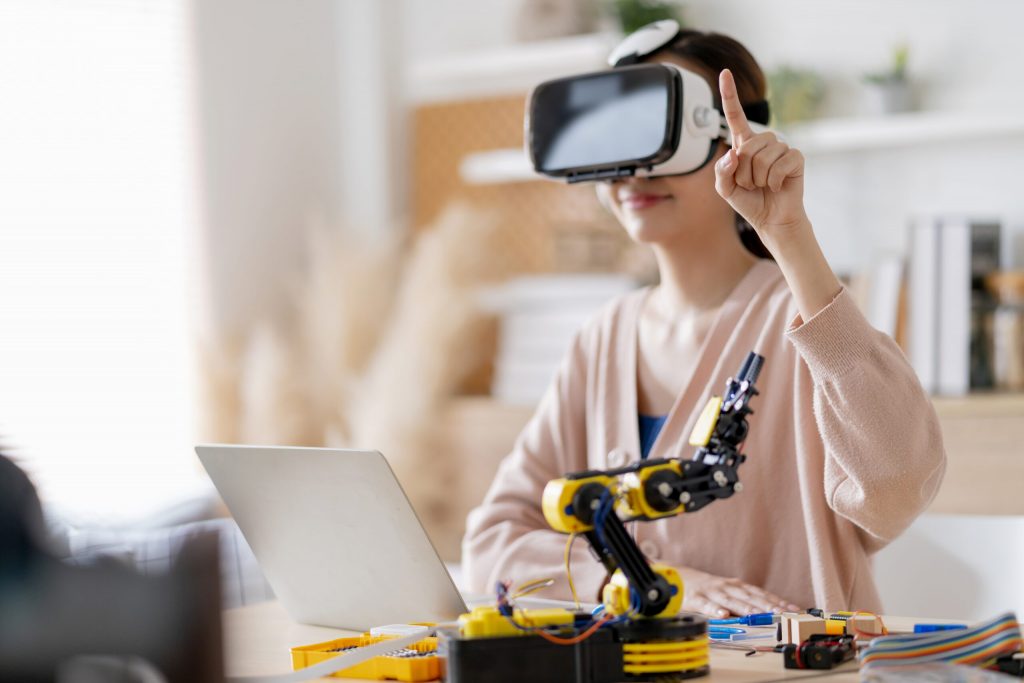 8 Contoh dan Manfaat Machine Learning yang membuat dunia lebih baik
