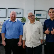 Kunjungan COO EPI dean coutzee ke Inixindo membahas rencana strategis